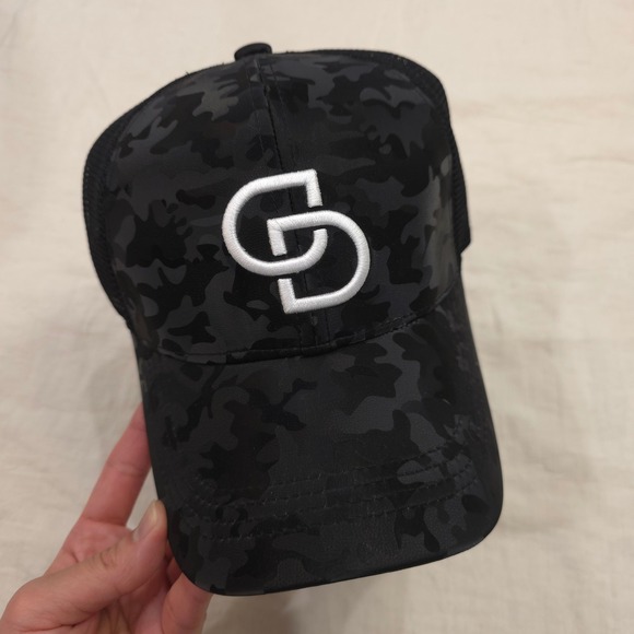 Carolinedustin Camo Trucker Cap Mesh Black White Bundle (2) - Picture 3 of 8